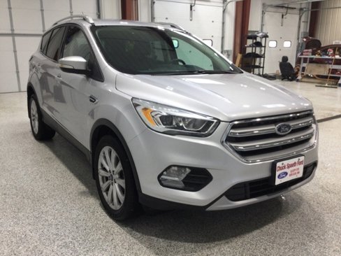 Used 2017 Ford Escape Titanium image 3