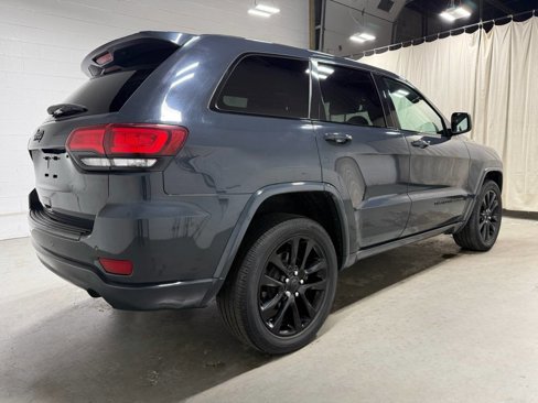 Used 2018 Jeep Grand Cherokee Altitude image 4