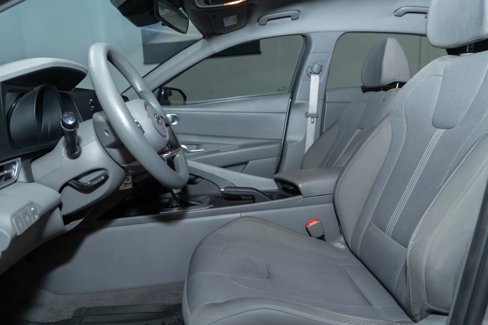 Used 2023 Hyundai Elantra SE image 14