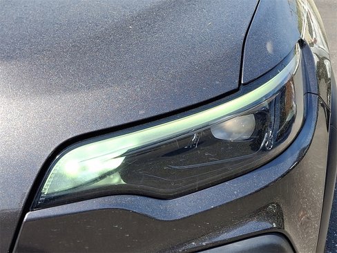 Used 2021 Jeep Cherokee Trailhawk w/ Technology Group image 9