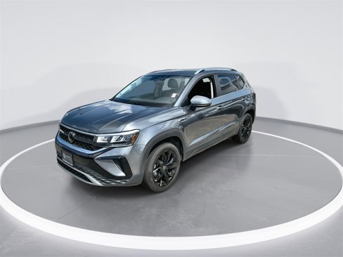 Used 2024 Volkswagen Taos SE image 4
