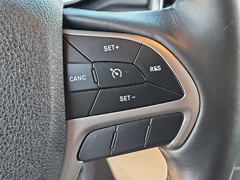 Used 2018 Jeep Grand Cherokee Limited w/ Luxury Group II image 25