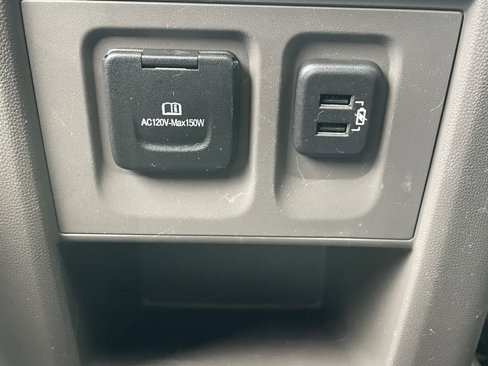 Used 2018 Chevrolet Traverse LT image 28