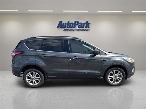 Used 2017 Ford Escape SE w/ Equipment Group 201A image 7