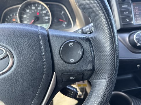 Used 2015 Toyota RAV4 LE image 17