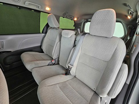 Used 2020 Toyota Sienna LE image 19