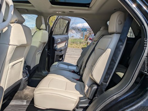 Used 2018 Ford Explorer Platinum image 15
