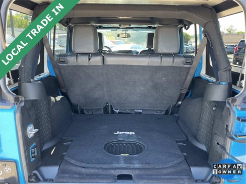 Used 2017 Jeep Wrangler Unlimited Sahara w/ Max Tow Package image 12