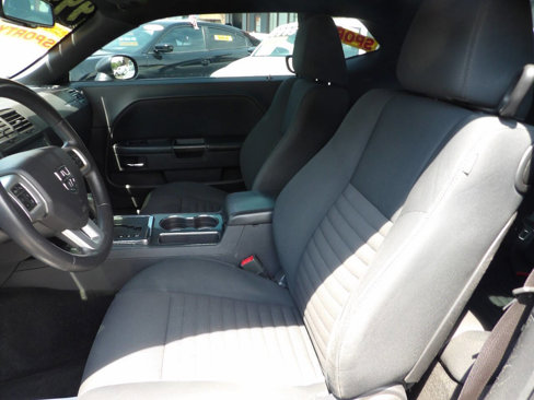 Used 2013 Dodge Challenger SXT image 8