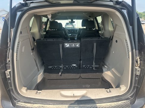 Used 2019 Chrysler Pacifica Touring-L image 5