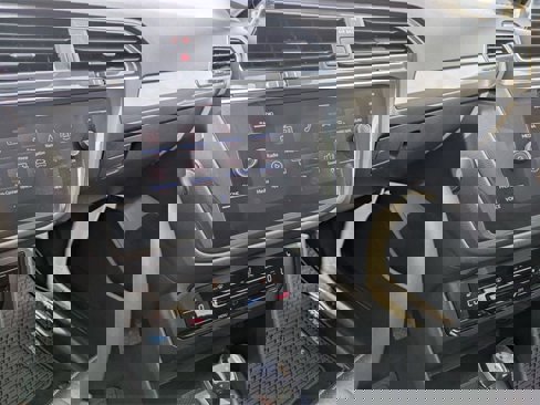Used 2022 Volkswagen Tiguan SE image 11