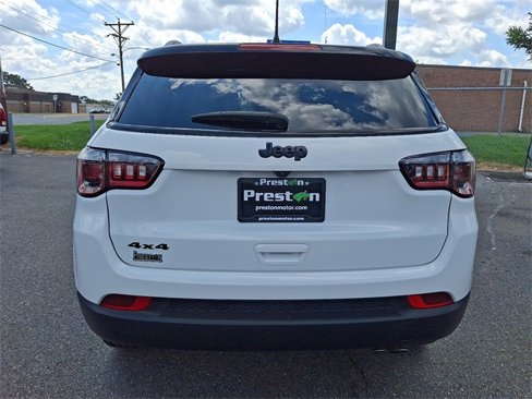 Used 2022 Jeep Compass Altitude w/ Sun and Sound Group image 6