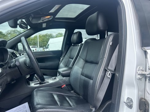Used 2019 Jeep Grand Cherokee Limited w/ Trailer Tow Group IV image 12