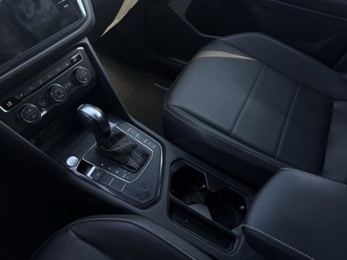 Used 2021 Volkswagen Tiguan SE R-Line image 19