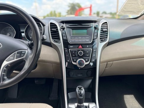 Used 2013 Hyundai Elantra GT image 11