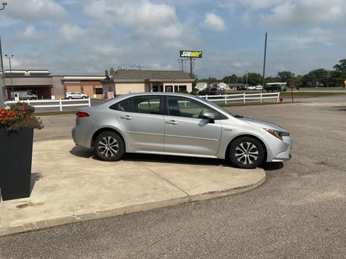 Used 2021 Toyota Corolla LE image 6