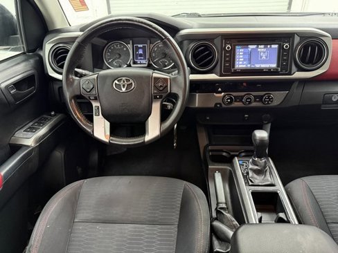 Used 2017 Toyota Tacoma SR5 image 29