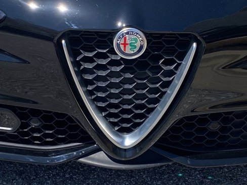Used 2021 Alfa Romeo Giulia Ti Sport image 11