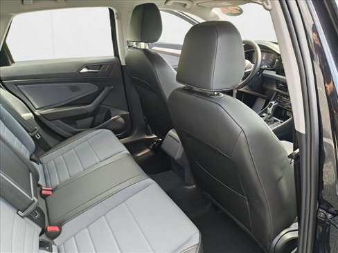 Certified 2025 Volkswagen Jetta SE image 21