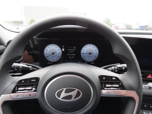 Used 2024 Hyundai Elantra SEL image 15