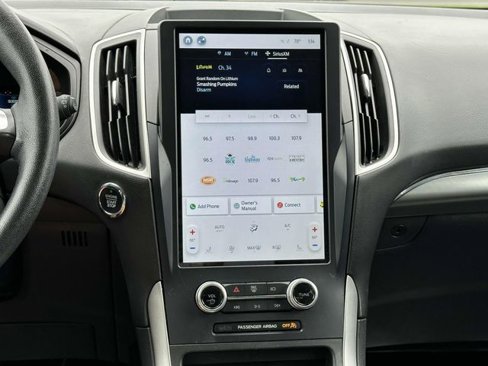 Used 2022 Ford Edge SEL image 17
