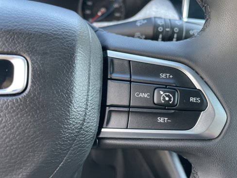 Certified 2024 Jeep Compass Latitude image 39