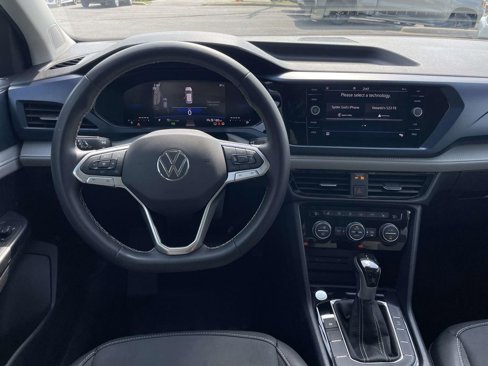 Used 2024 Volkswagen Taos SE image 26