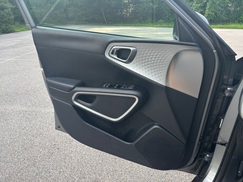 Used 2023 Kia Soul LX w/ LX Technology Package image 20