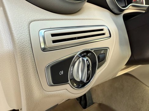 Used 2015 Mercedes-Benz C 300 4MATIC Sedan image 24