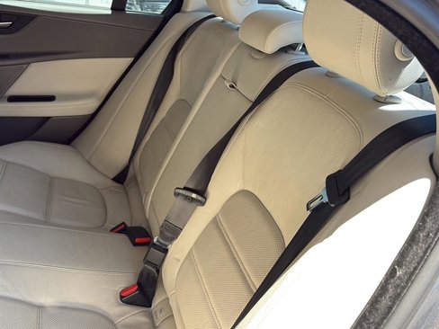 Used 2017 Jaguar XE Prestige image 32