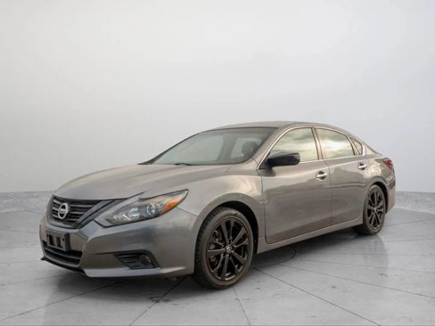Used 2018 Nissan Altima 2.5 SR w/ SR Midnight Edition image 3