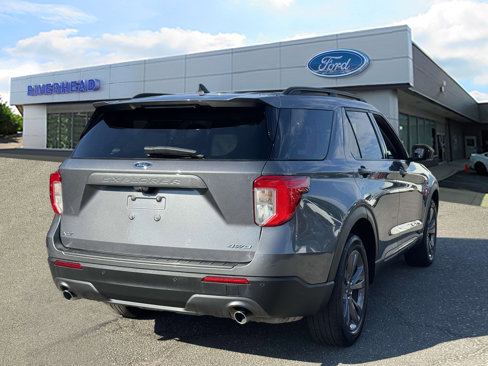 Used 2022 Ford Explorer XLT w/ Equipment Group 202A image 5
