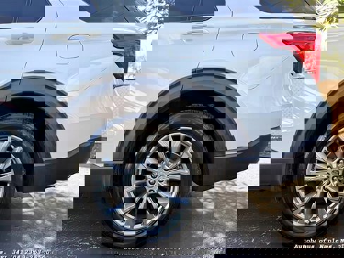 Used 2021 Ford Explorer Limited image 11