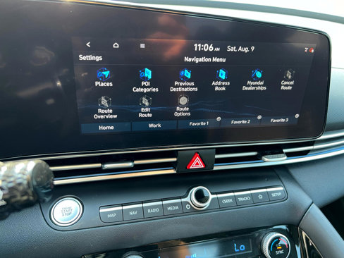 Used 2021 Hyundai Elantra Limited image 33