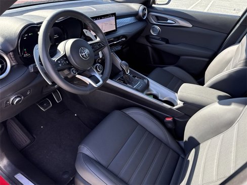 New 2024 Alfa Romeo Tonale Veloce image 13