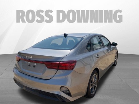 Used 2023 Kia Forte LXS image 4