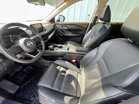 Used 2023 Nissan Rogue SV w/ SV Premium B Package image 7