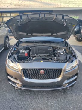 Used 2018 Jaguar F-PACE Prestige image 35