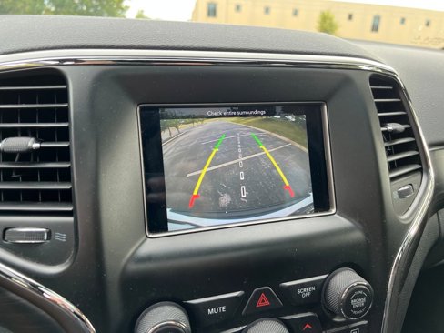 Used 2020 Jeep Grand Cherokee Laredo image 26