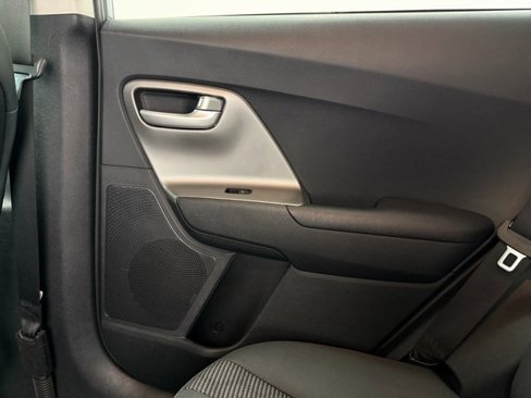 Used 2022 Kia Niro LX image 33