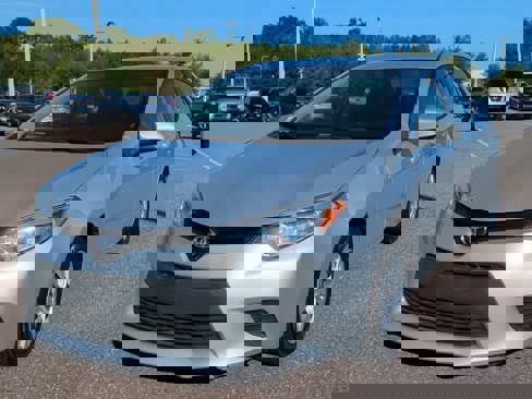 Used 2016 Toyota Corolla L image 2