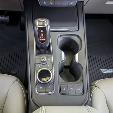 Used 2019 Cadillac XT4 Luxury w/ Cold Weather Package image 13