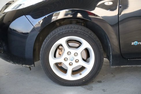 Used 2012 Nissan Leaf SV image 28