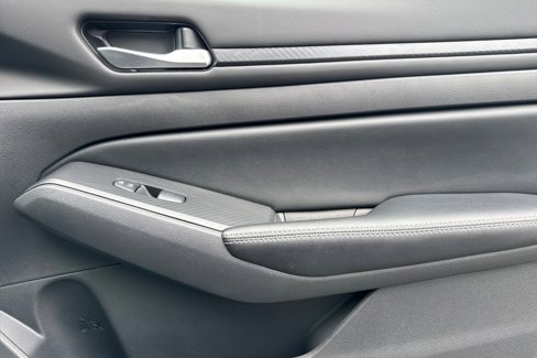 Certified 2024 Nissan Altima 2.5 SV image 19