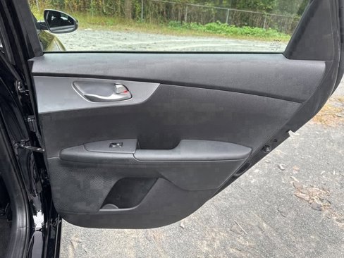 Used 2023 Kia Forte LXS w/ LXS Technology Package image 16