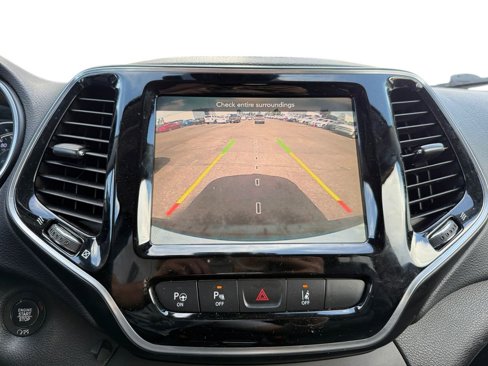 Used 2019 Jeep Cherokee Limited w/ Technology Group image 20