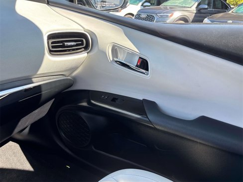 Used 2020 Toyota Prius Prime XLE image 29