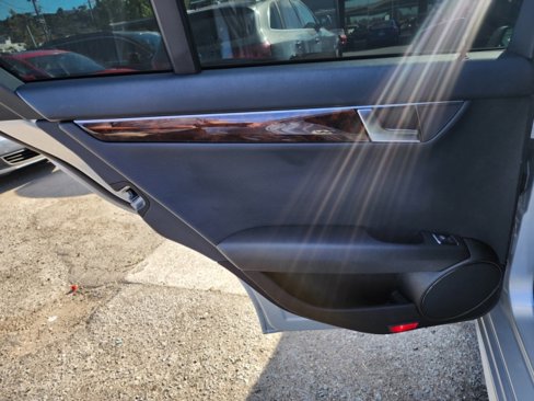 Used 2014 Mercedes-Benz C 250 Sedan image 9
