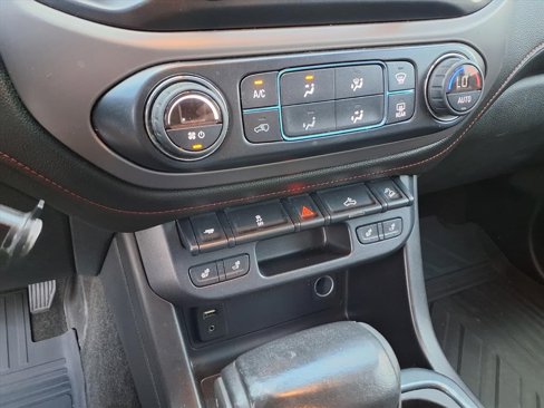 Used 2017 GMC Canyon SLE w/ All Terrain Package image 18
