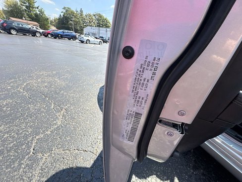 Used 2019 Chrysler 300 Limited image 31
